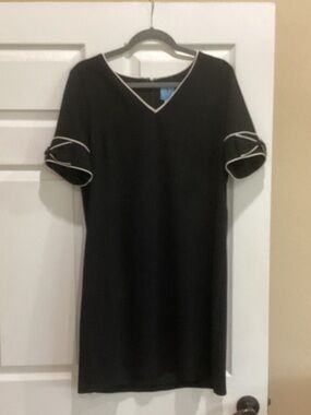 CeCe Black V-Neck Shift Dress with White Trim